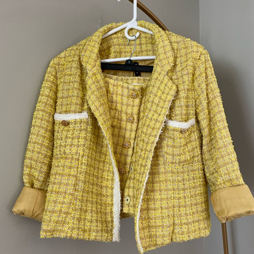 **BNWT Yellow Tweed jacket